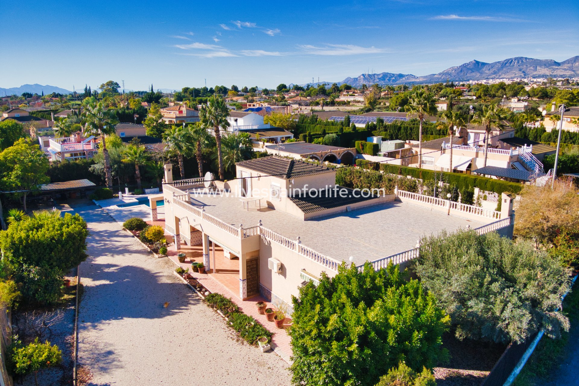 Herverkoop - Plattelandswoning -
Alicante