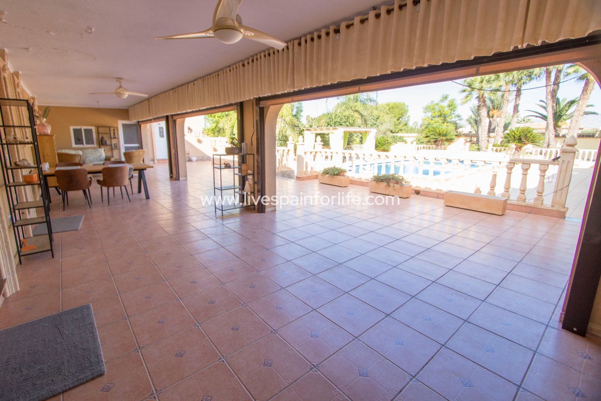Herverkoop - Plattelandswoning -
Alicante