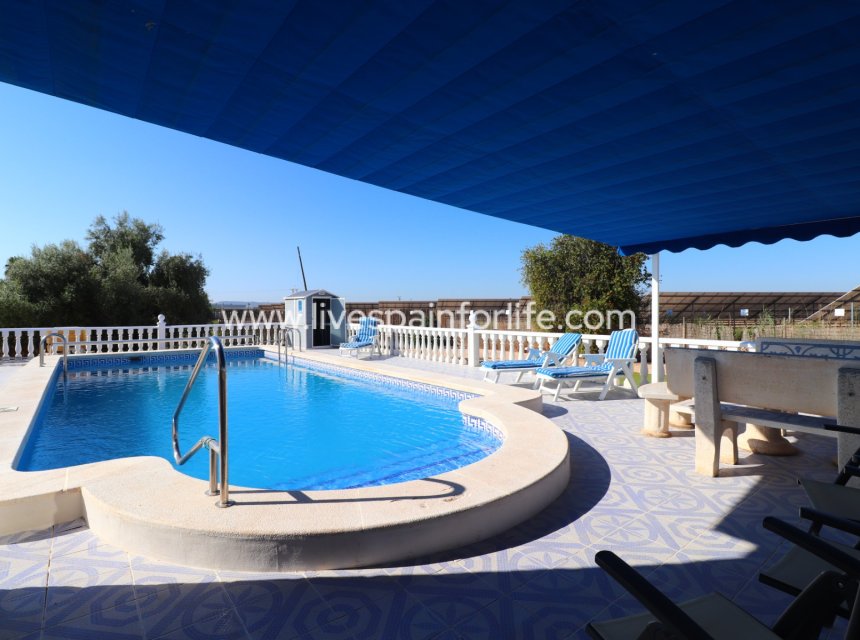 Herverkoop - Plattelandswoning -
Callosa De Segura - Callosa de Segura - Country