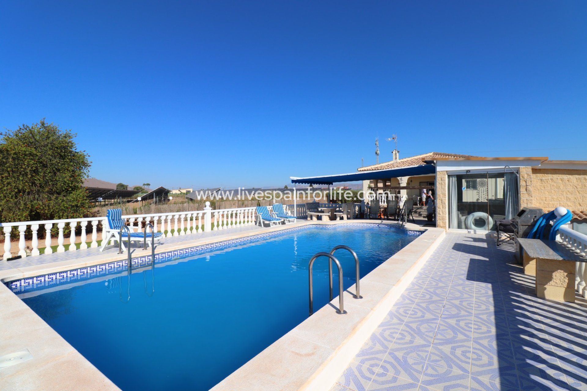 Herverkoop - Plattelandswoning -
Callosa De Segura - Callosa de Segura - Country