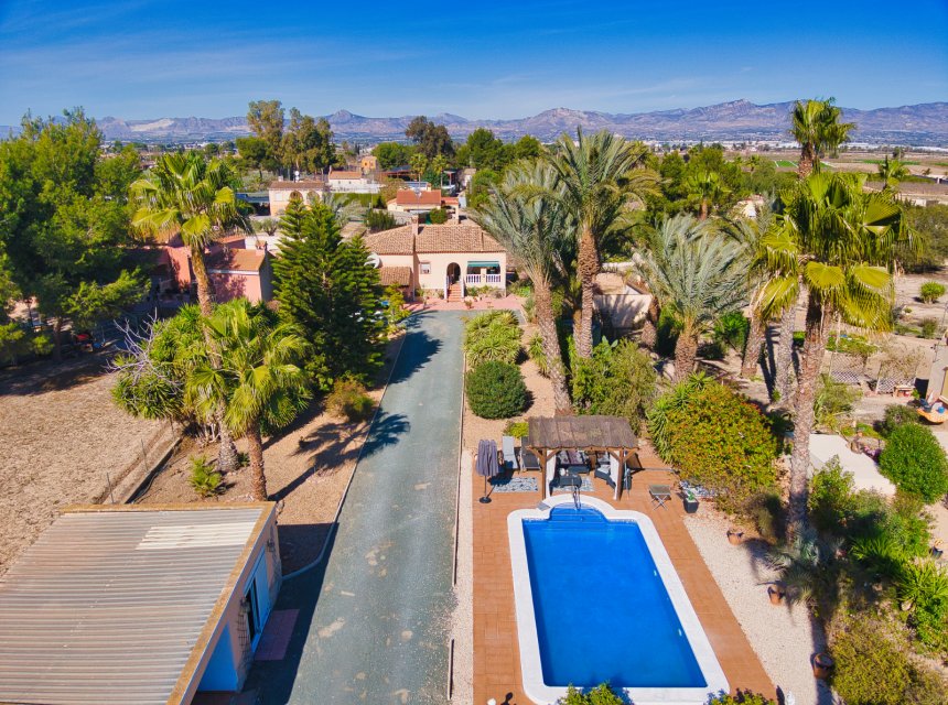 Herverkoop - Plattelandswoning -
Callosa De Segura - Callosa de Segura