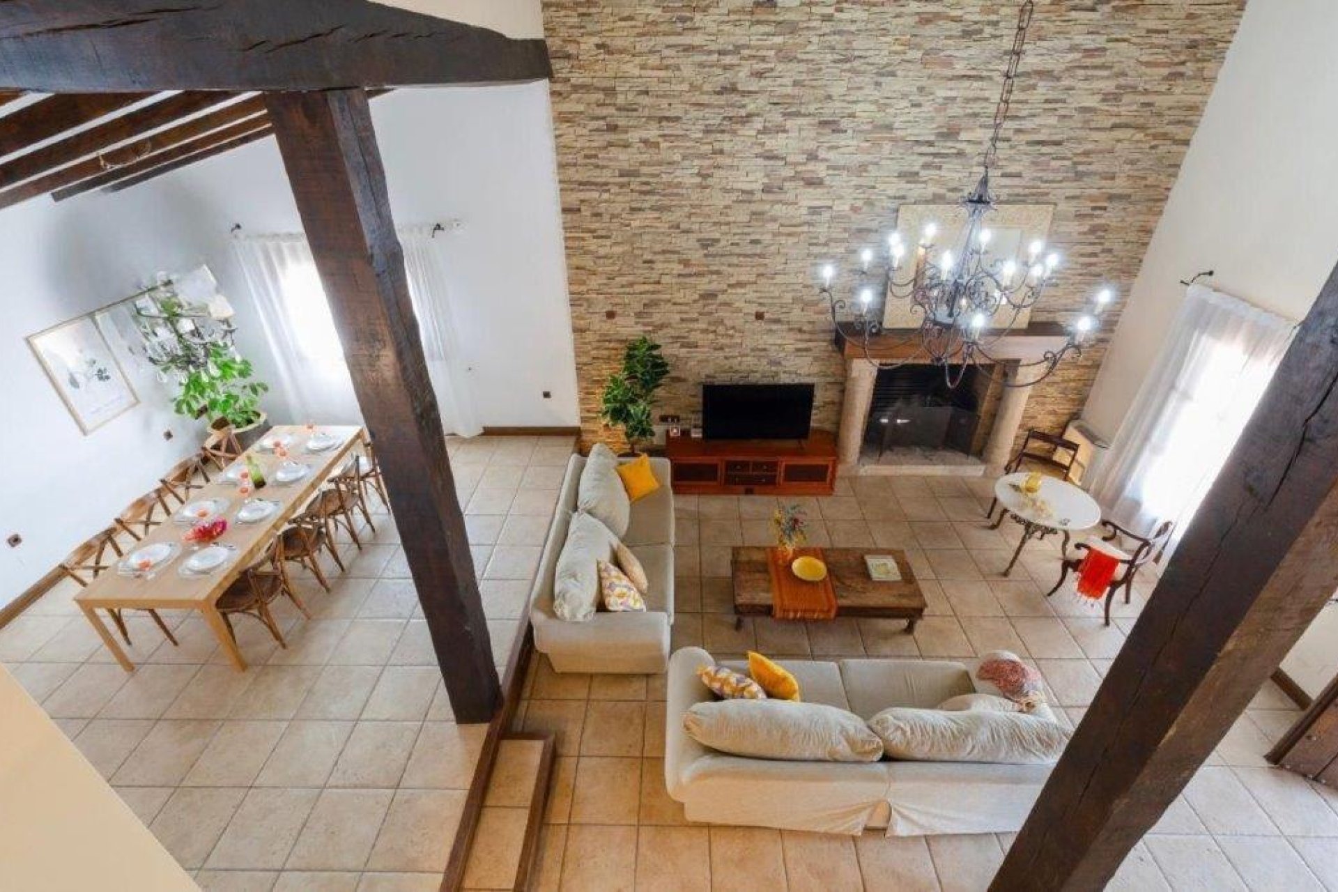 Herverkoop - Plattelandswoning -
Catral