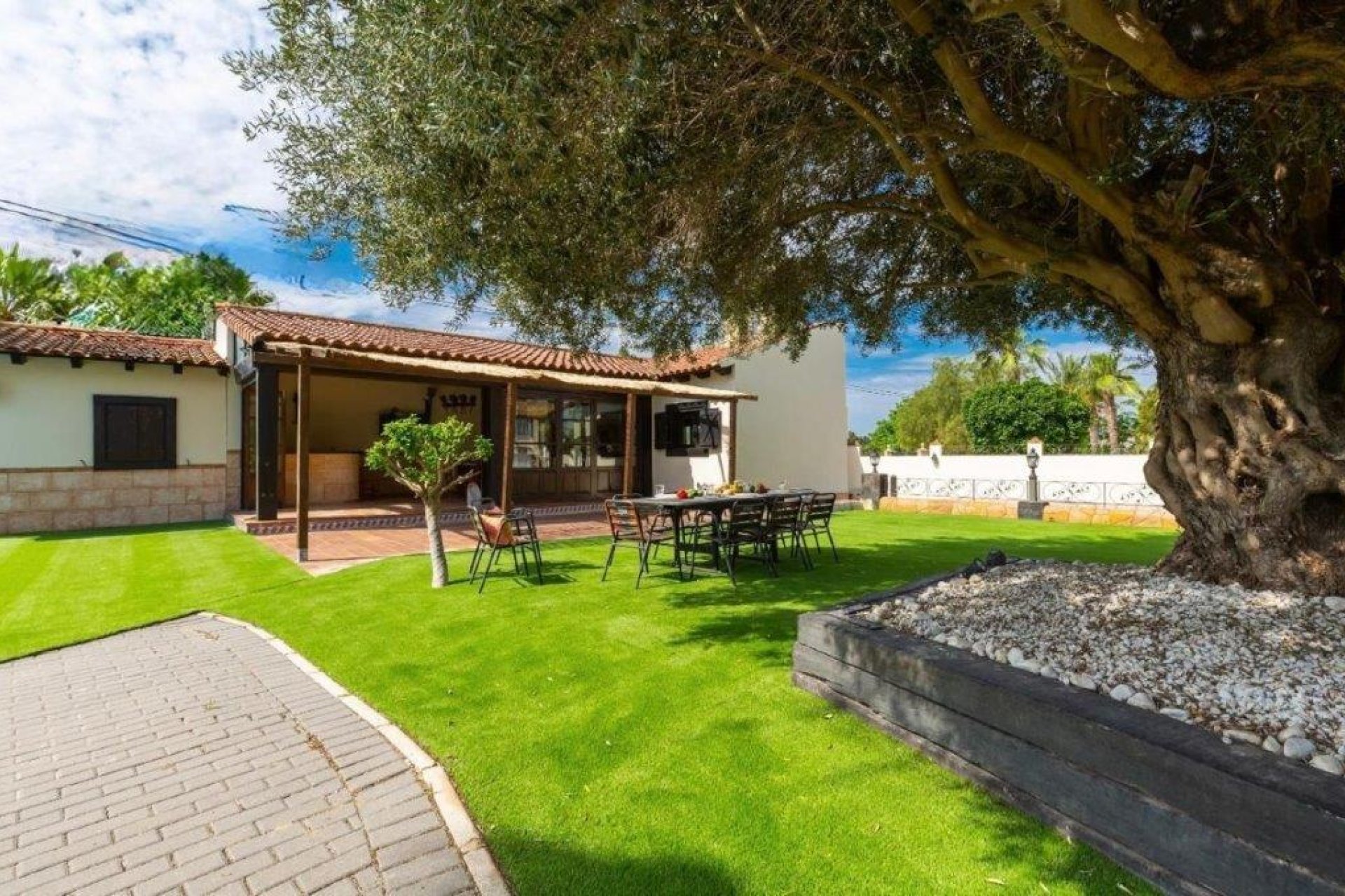 Herverkoop - Plattelandswoning -
Catral