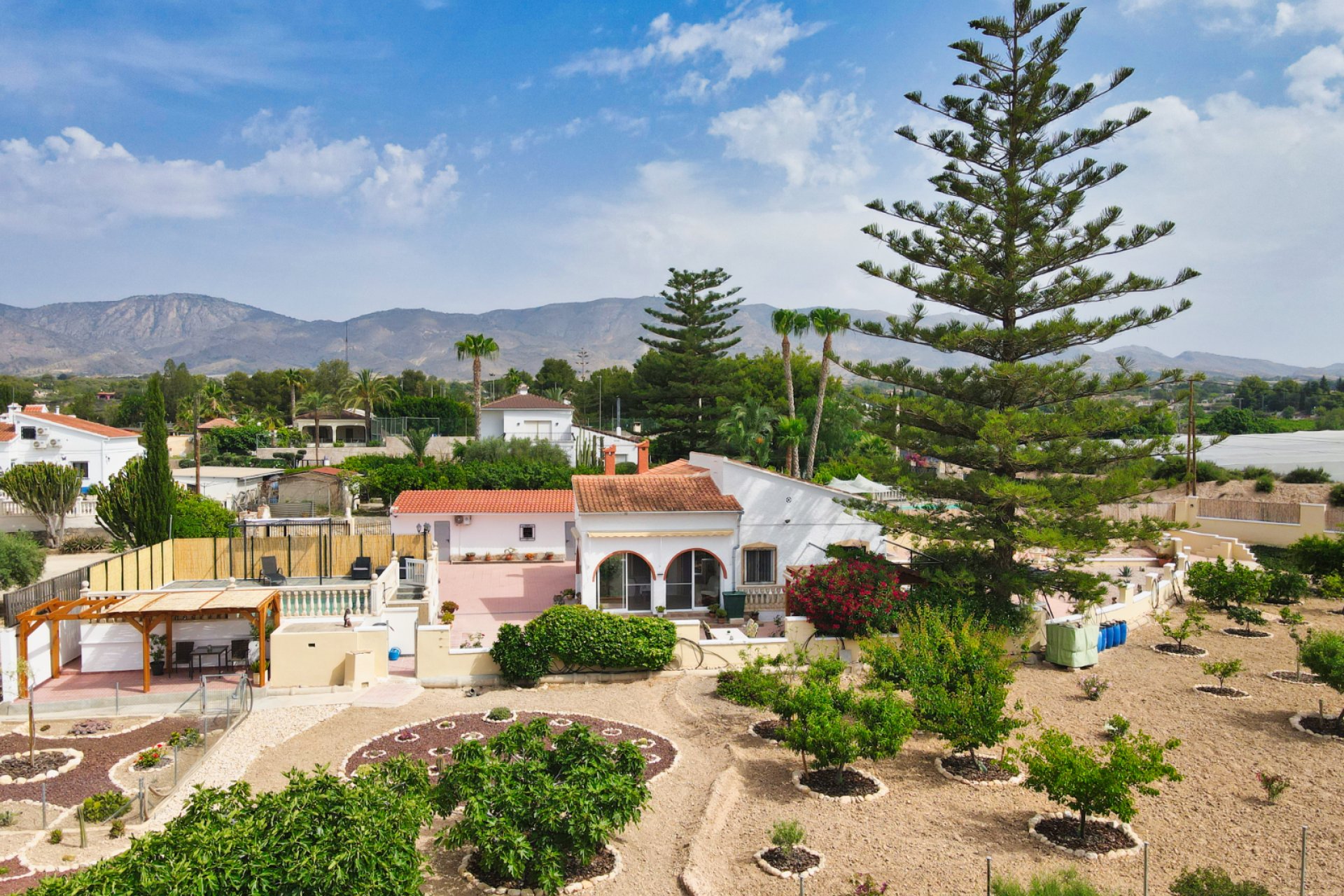 Herverkoop - Plattelandswoning -
Crevillent