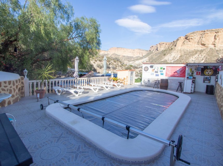 Herverkoop - Plattelandswoning -
Crevillent