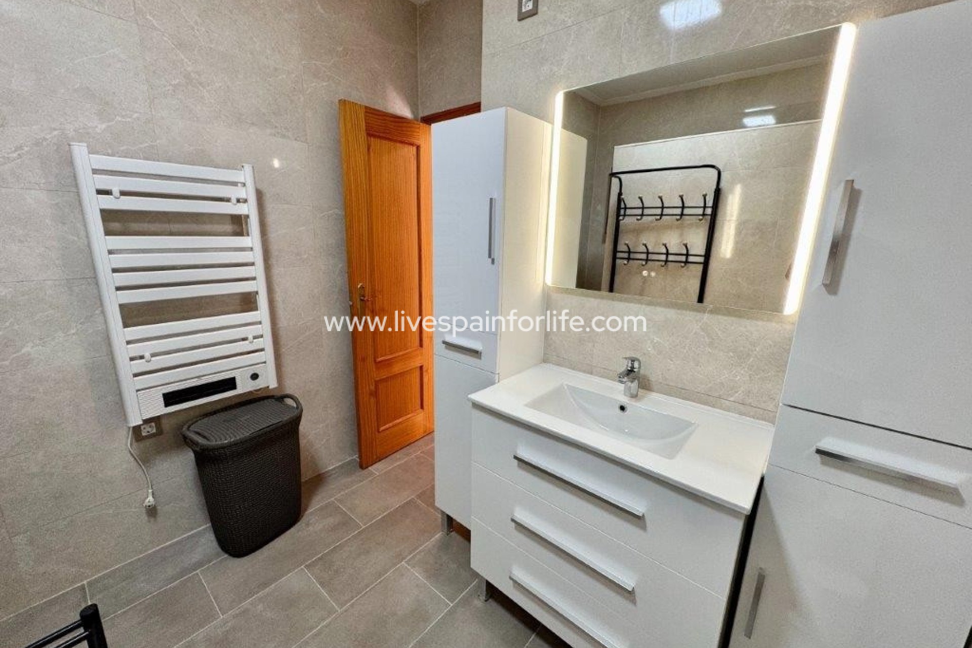 Herverkoop - Plattelandswoning -
Dolores