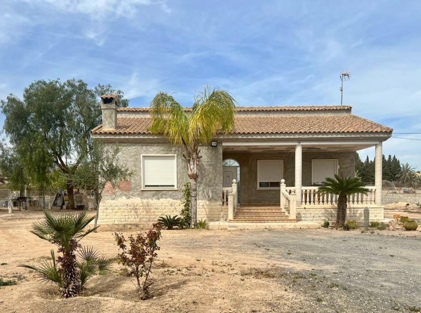 Herverkoop - Plattelandswoning -
Elche