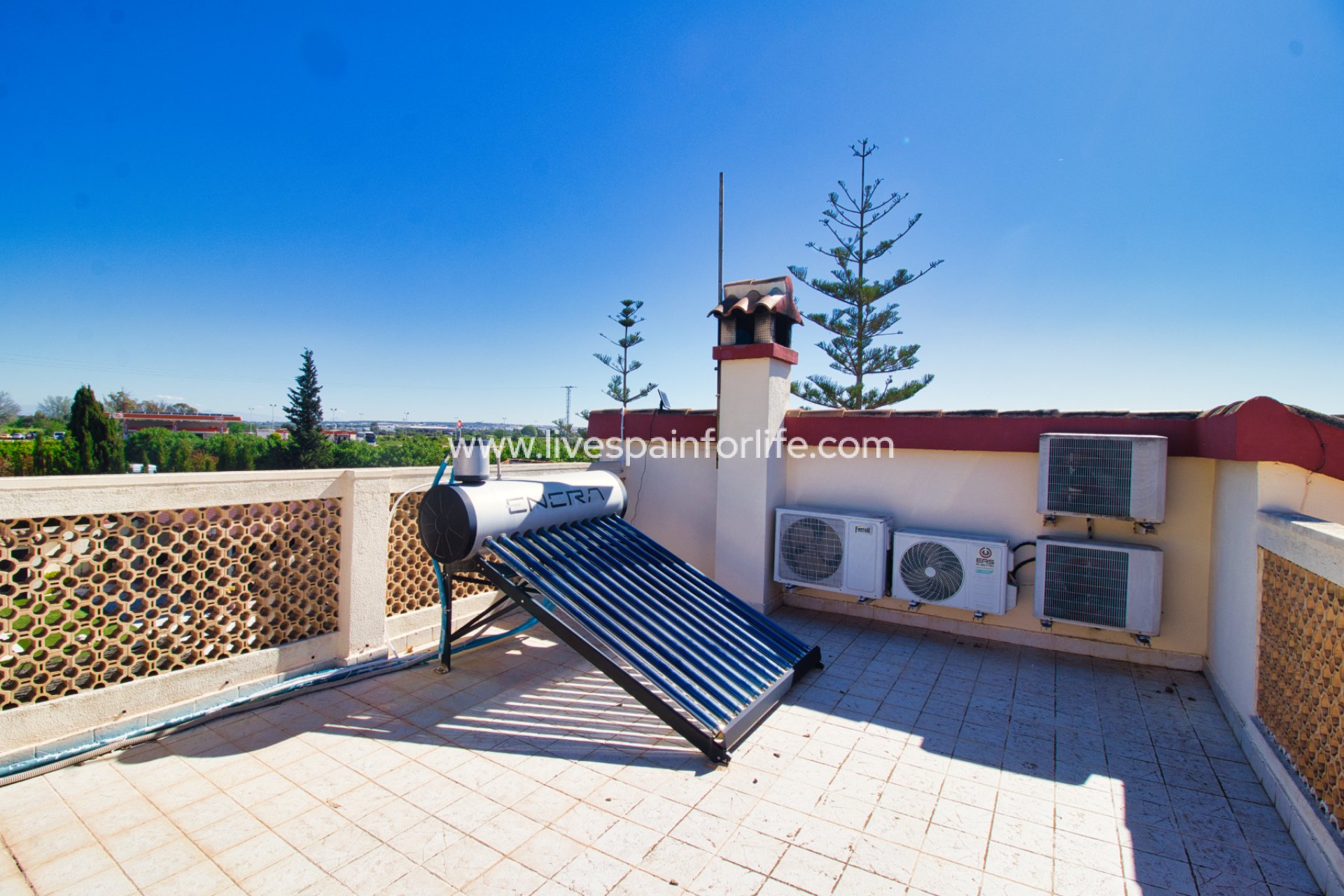 Herverkoop - Plattelandswoning -
Formentera Del Segura