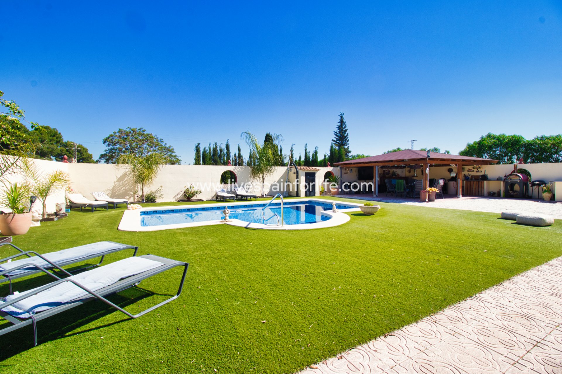 Herverkoop - Plattelandswoning -
Formentera Del Segura