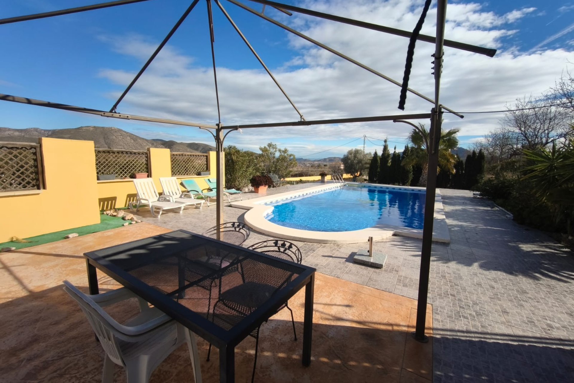 Herverkoop - Plattelandswoning -
Hondon De Las Nieves - Hondon De Los Frailes