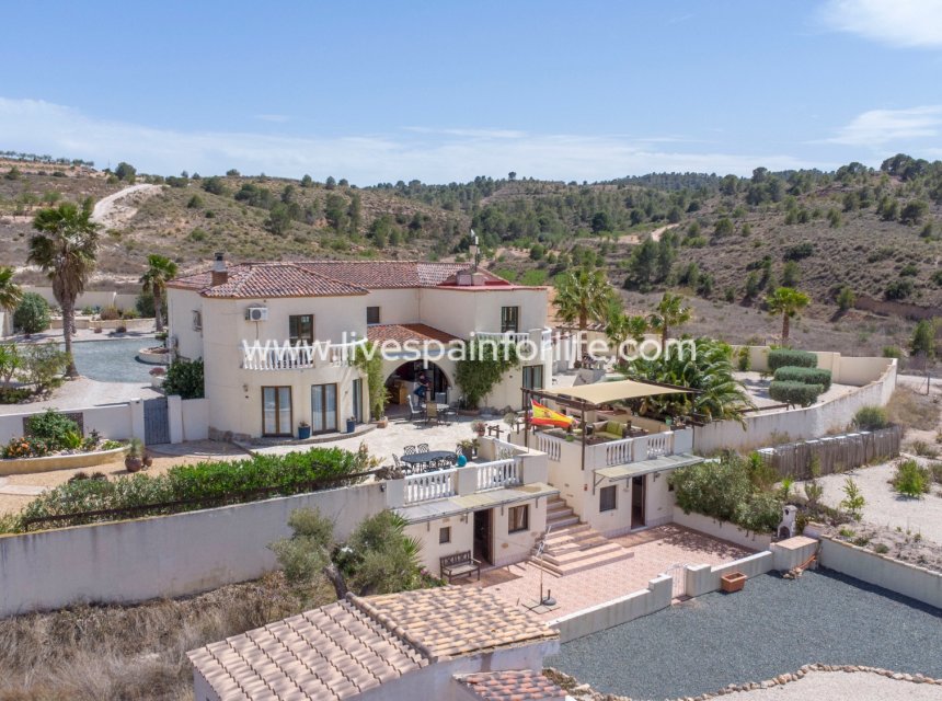 Herverkoop - Plattelandswoning -
Hondon De Las Nieves - Hondon De Los Frailes