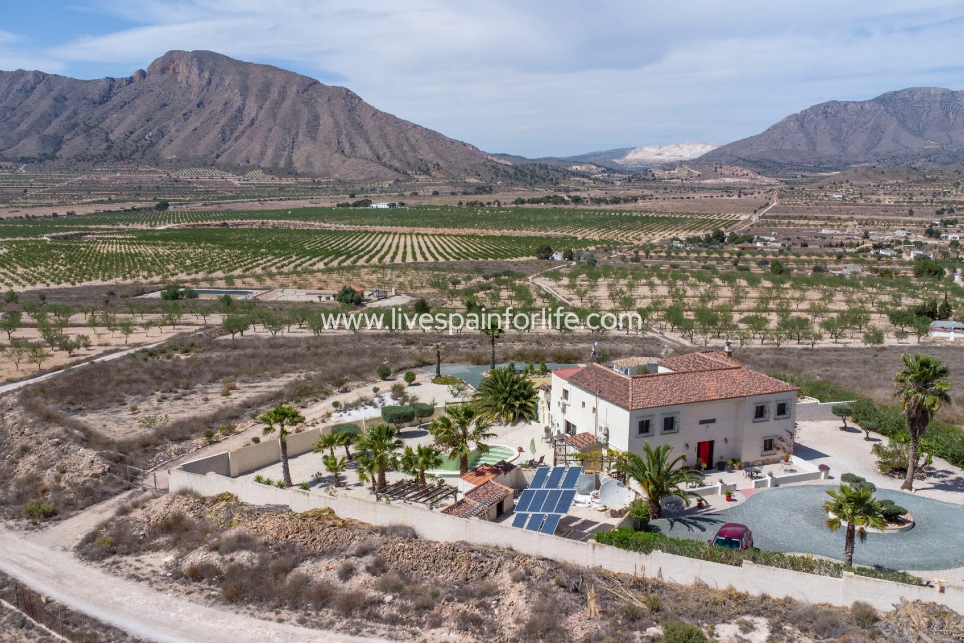 Herverkoop - Plattelandswoning -
Hondon De Las Nieves - Hondon De Los Frailes