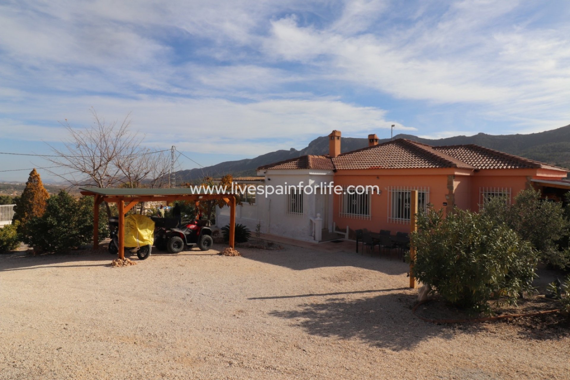 Herverkoop - Plattelandswoning -
La Romana