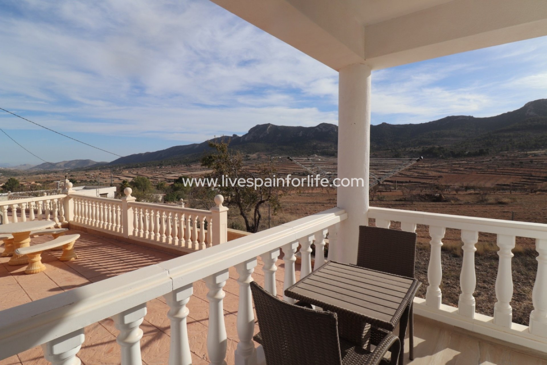 Herverkoop - Plattelandswoning -
La Romana