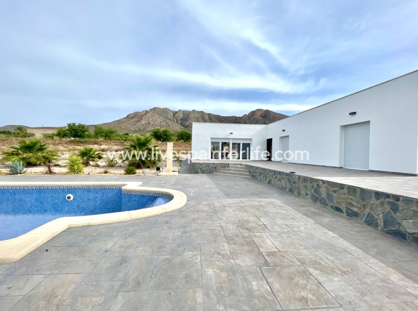 Herverkoop - Plattelandswoning -
Macisvenda