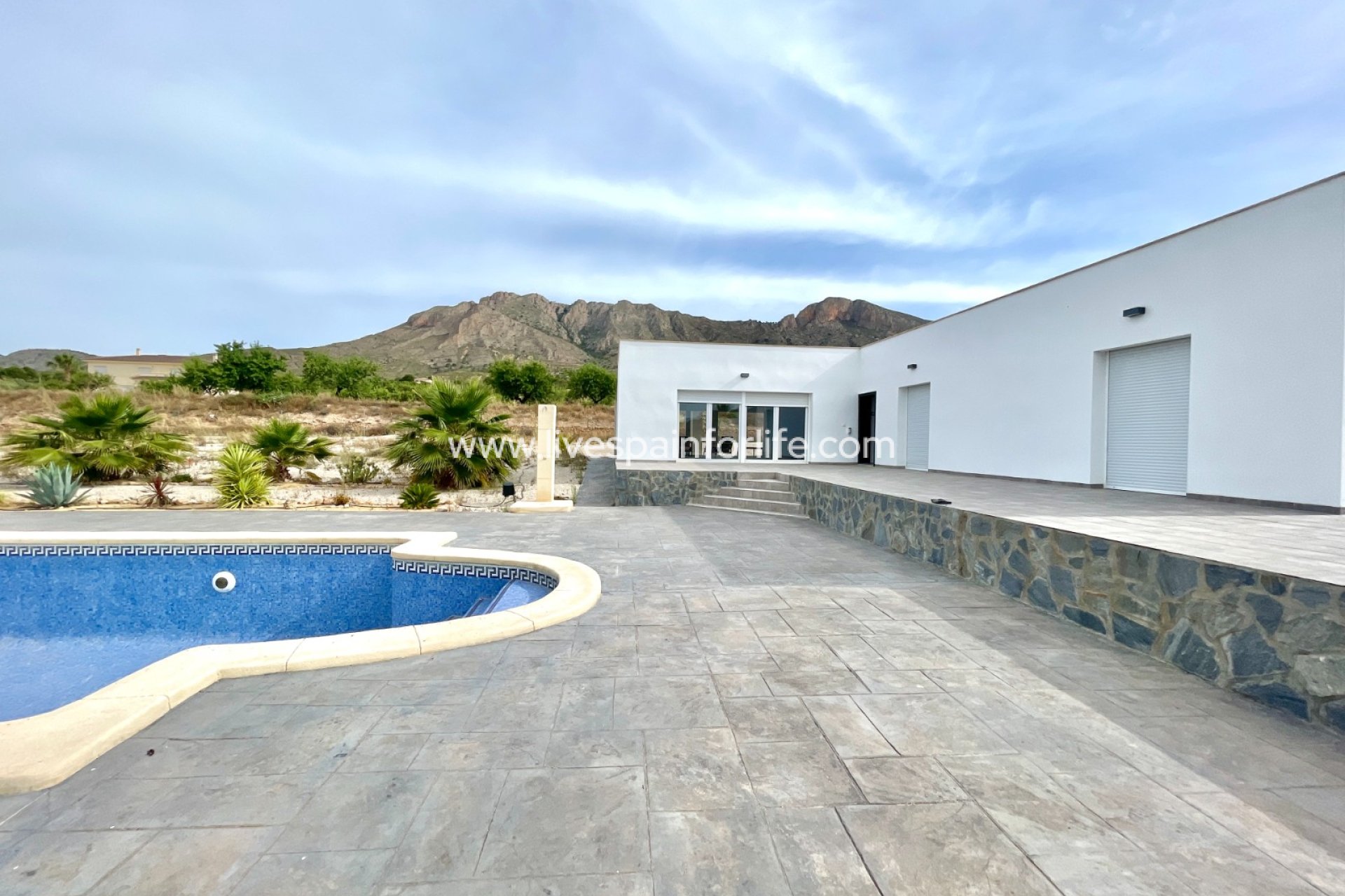 Herverkoop - Plattelandswoning -
Macisvenda