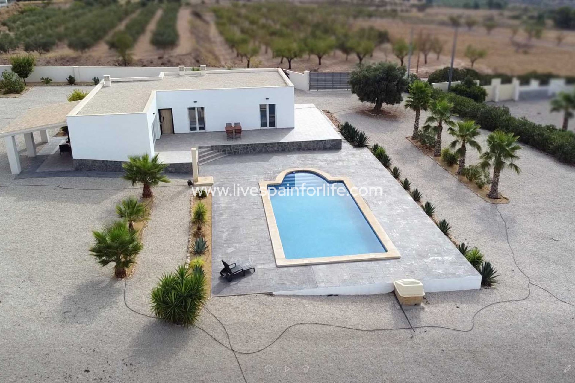 Herverkoop - Plattelandswoning -
Macisvenda