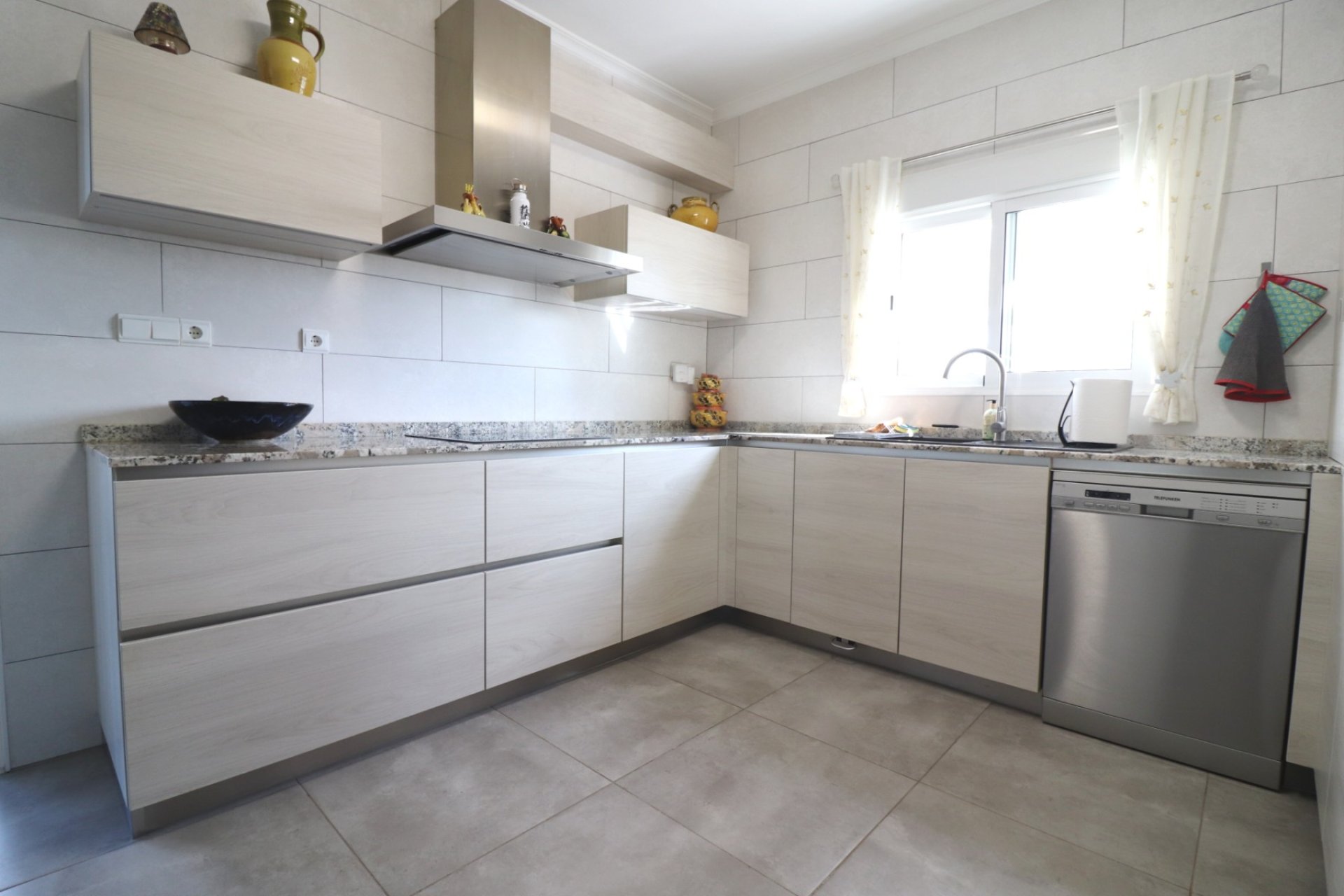 Herverkoop - Plattelandswoning -
Orihuela - La Campaneta