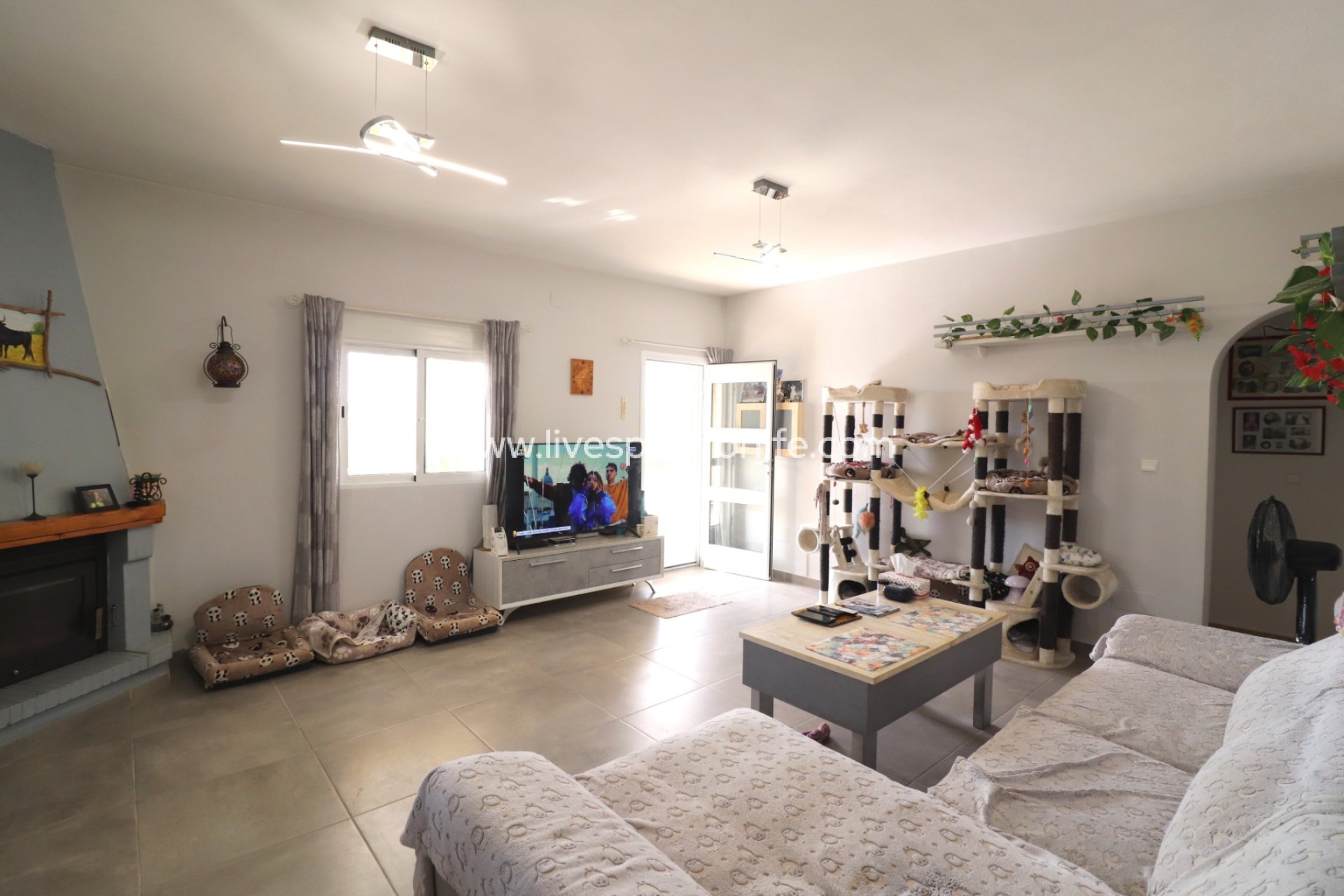 Herverkoop - Plattelandswoning -
Orihuela - La Campaneta