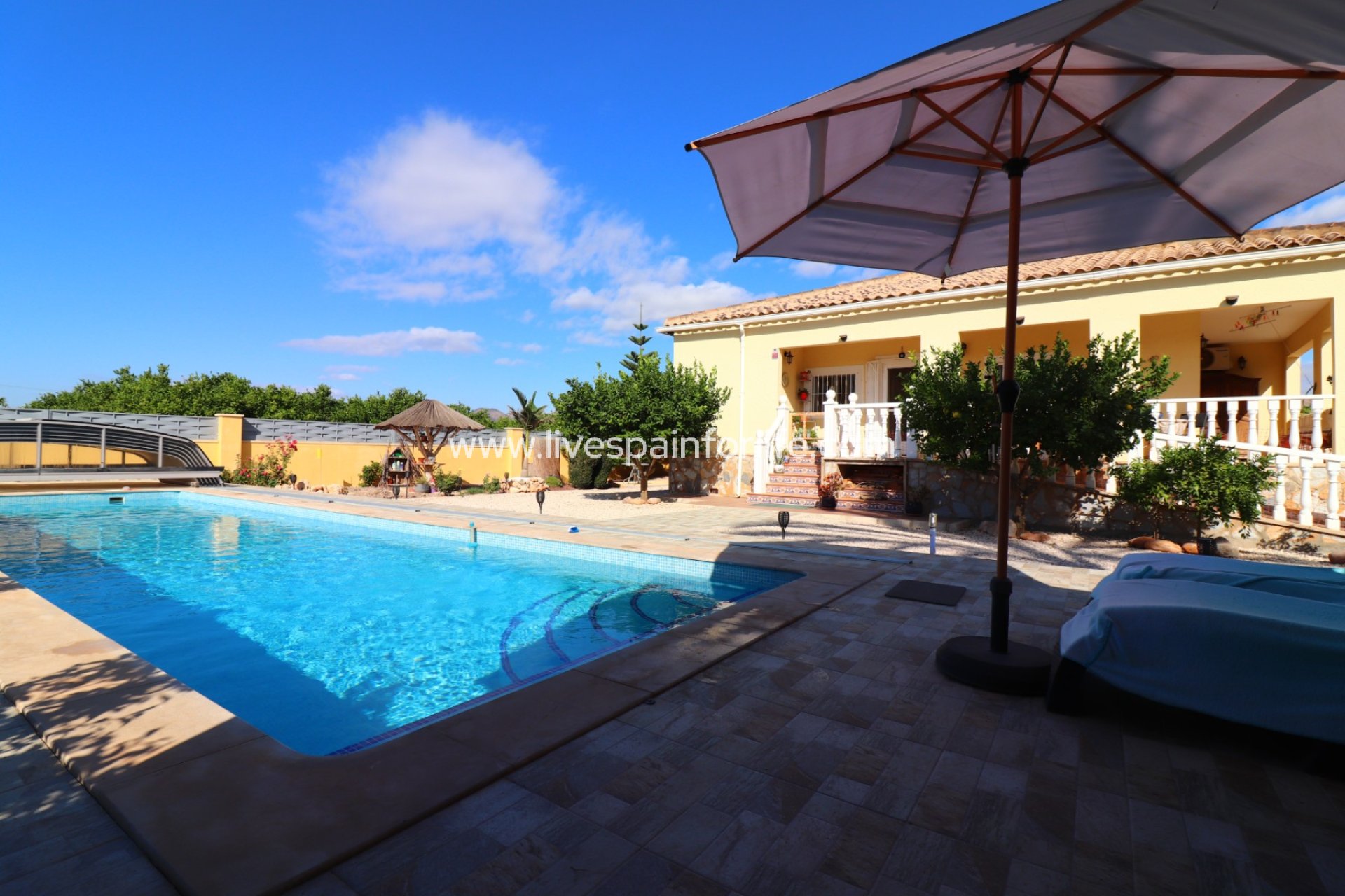 Herverkoop - Plattelandswoning -
Orihuela - La Campaneta