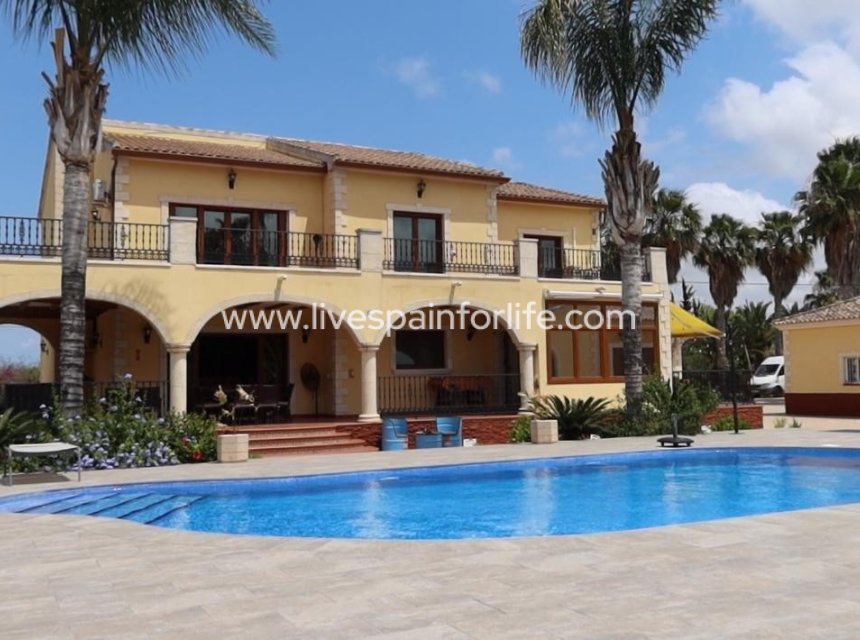 Herverkoop - Plattelandswoning -
Orihuela - San Bartolome