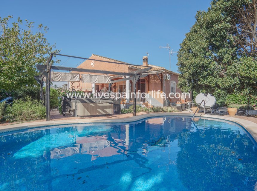 Herverkoop - Plattelandswoning -
Orihuela - San Bartolome