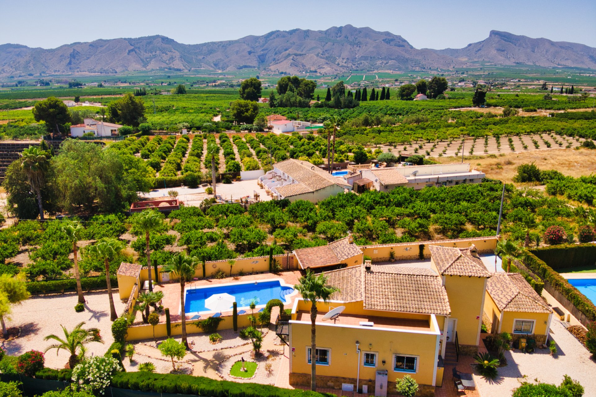 Herverkoop - Plattelandswoning -
Orihuela