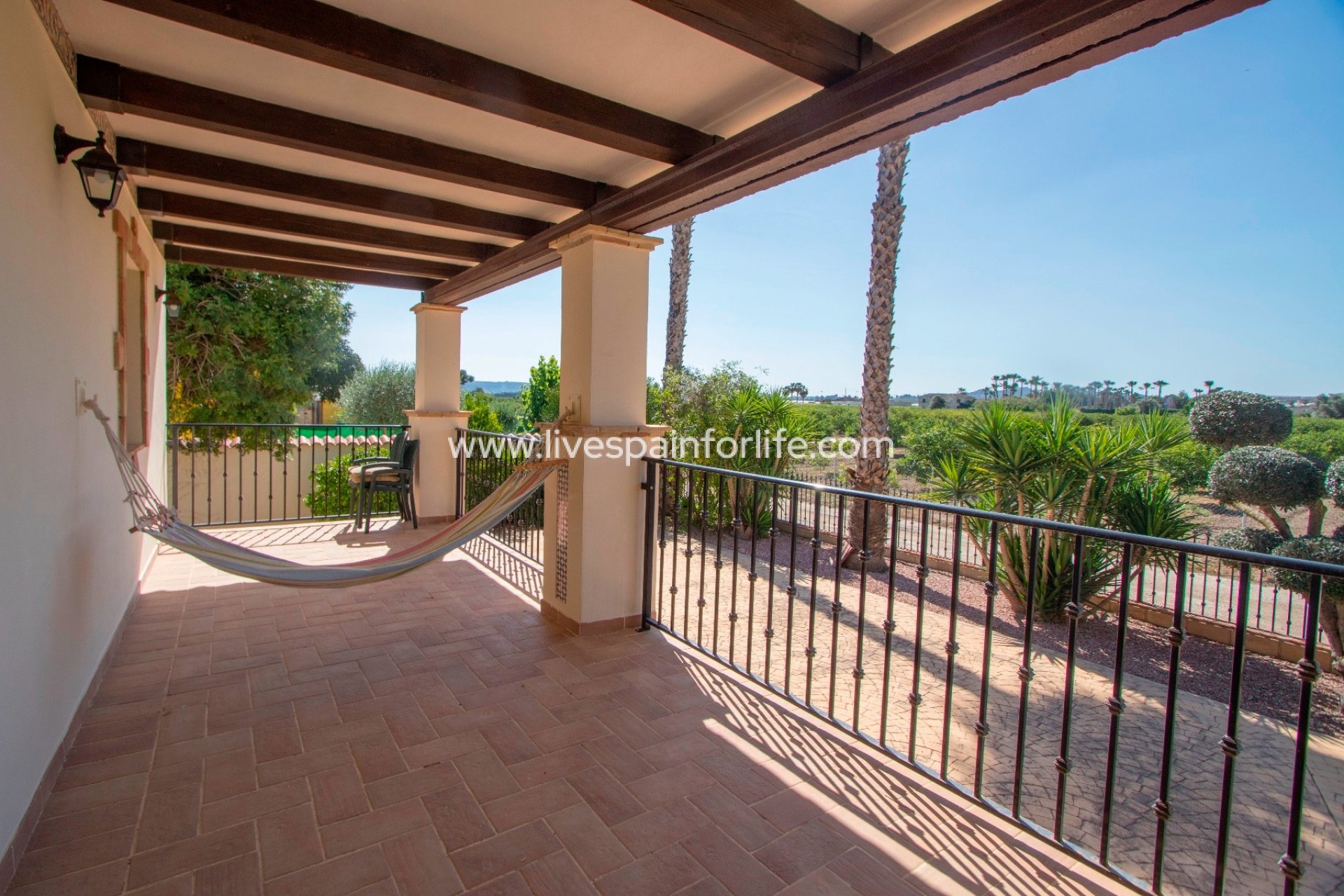 Herverkoop - Plattelandswoning -
Orihuela