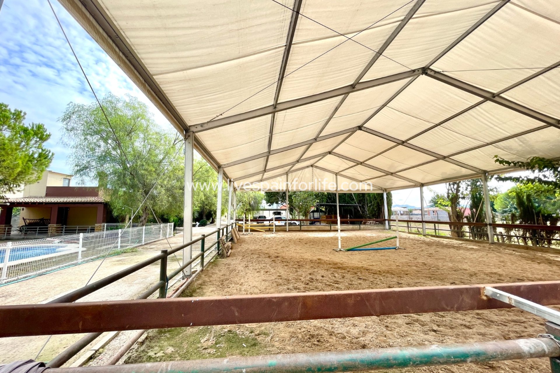 Herverkoop - Plattelandswoning -
Orihuela