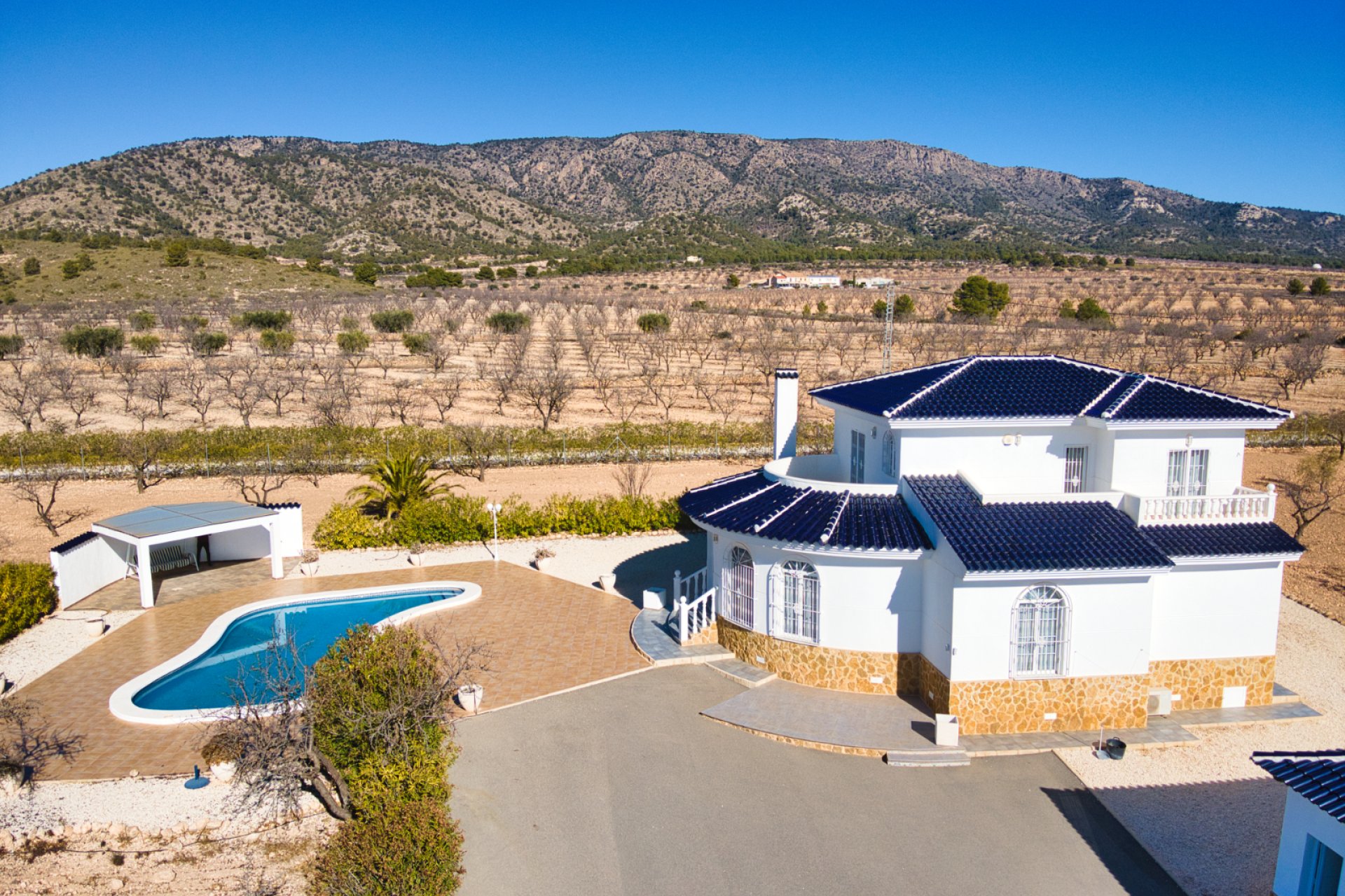 Herverkoop - Plattelandswoning -
Pinoso