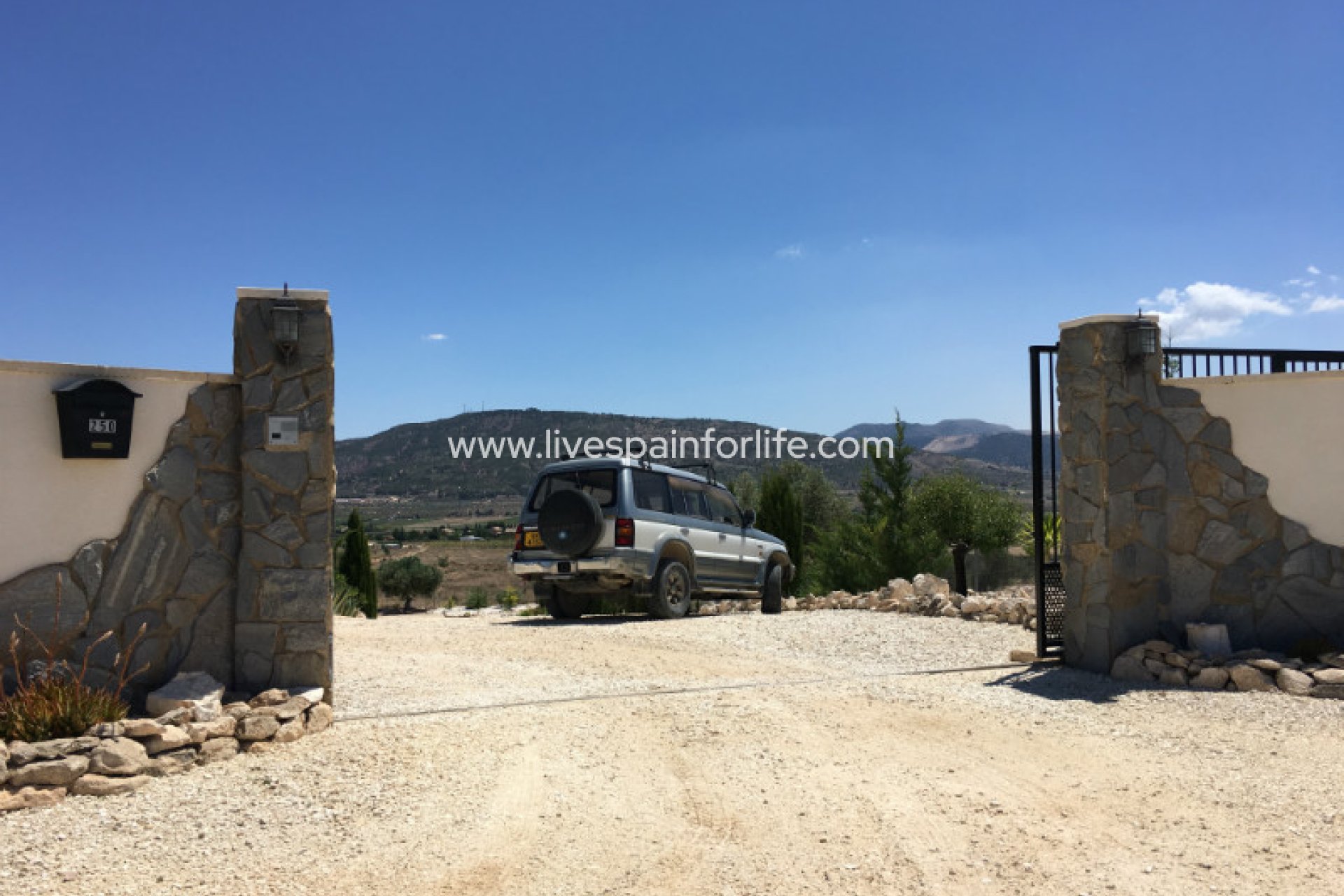 Herverkoop - Plattelandswoning -
Pinoso