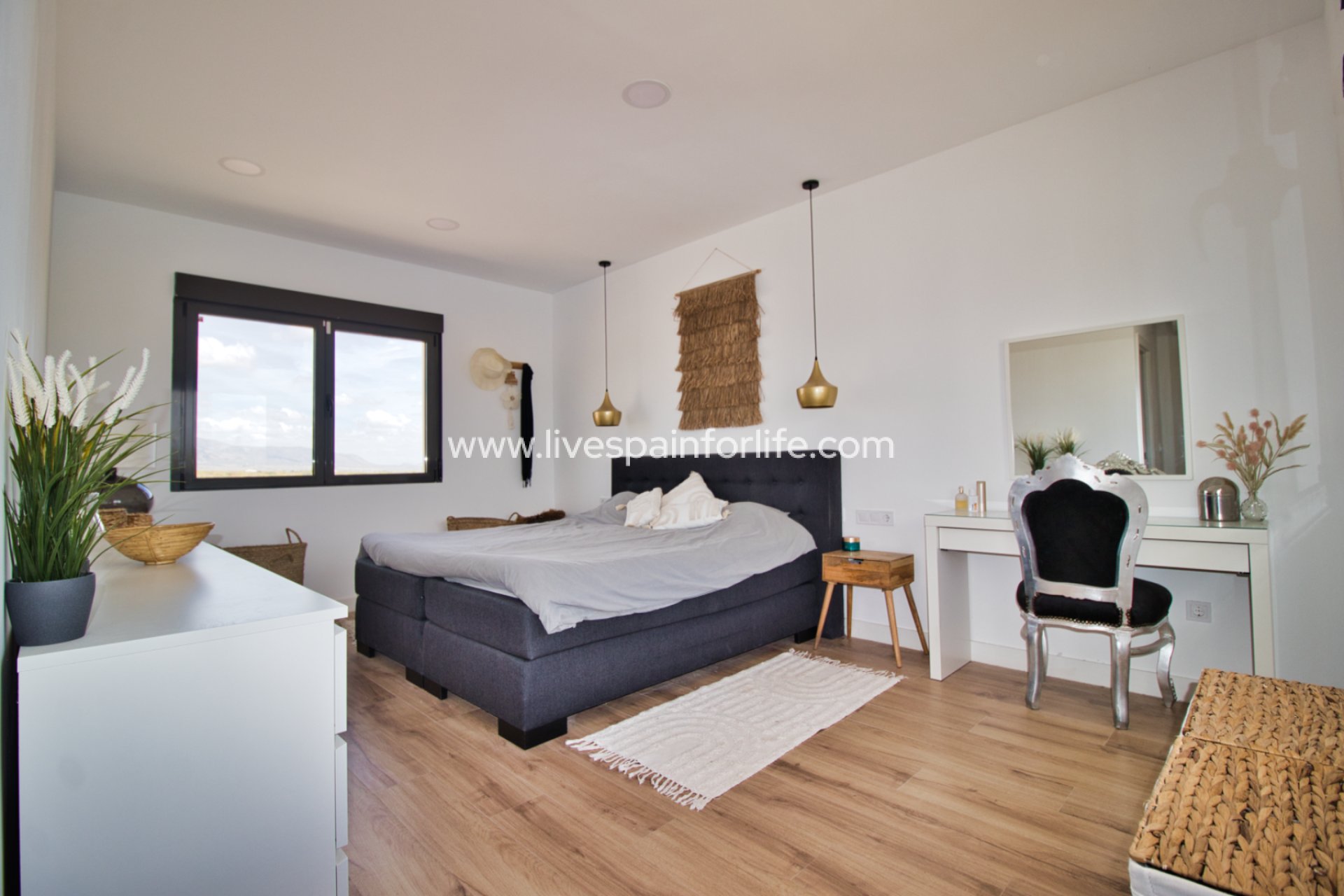 Herverkoop - Plattelandswoning -
Pinoso