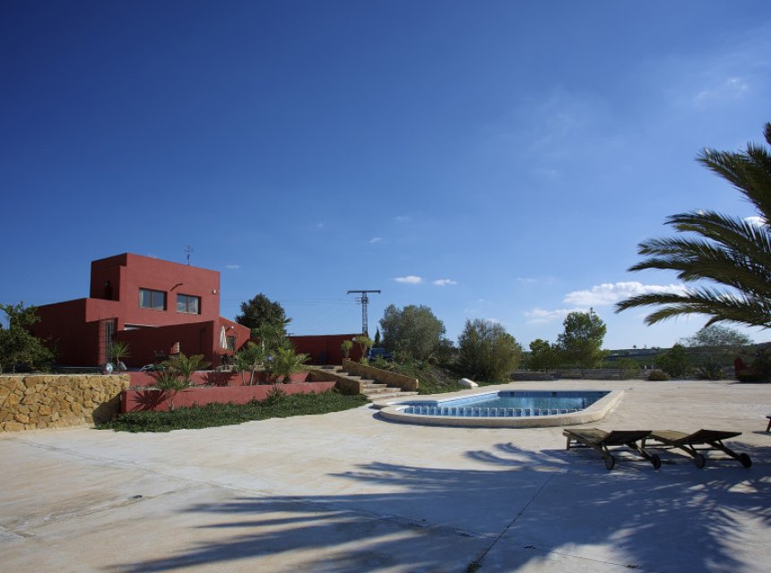 Herverkoop - Plattelandswoning -
Torremendo