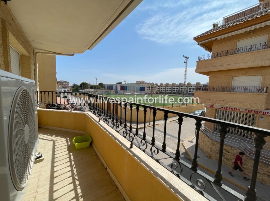 Herverkoop - Rijwoning -
Formentera Del Segura - Formentera de Segura