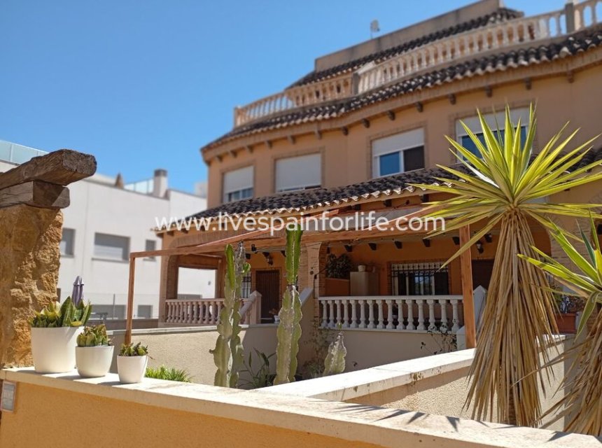 Herverkoop - Rijwoning -
Guardamar del Segura - Guardamar