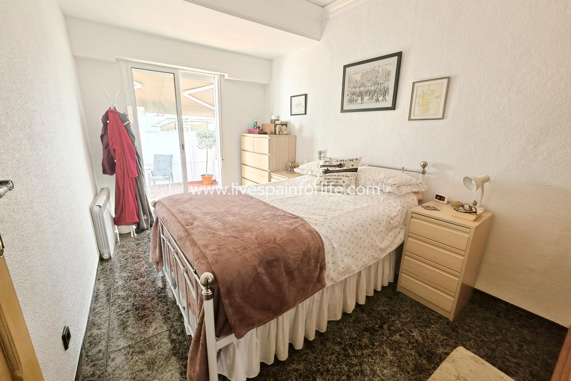 Herverkoop - Rijwoning -
Hondon De Las Nieves