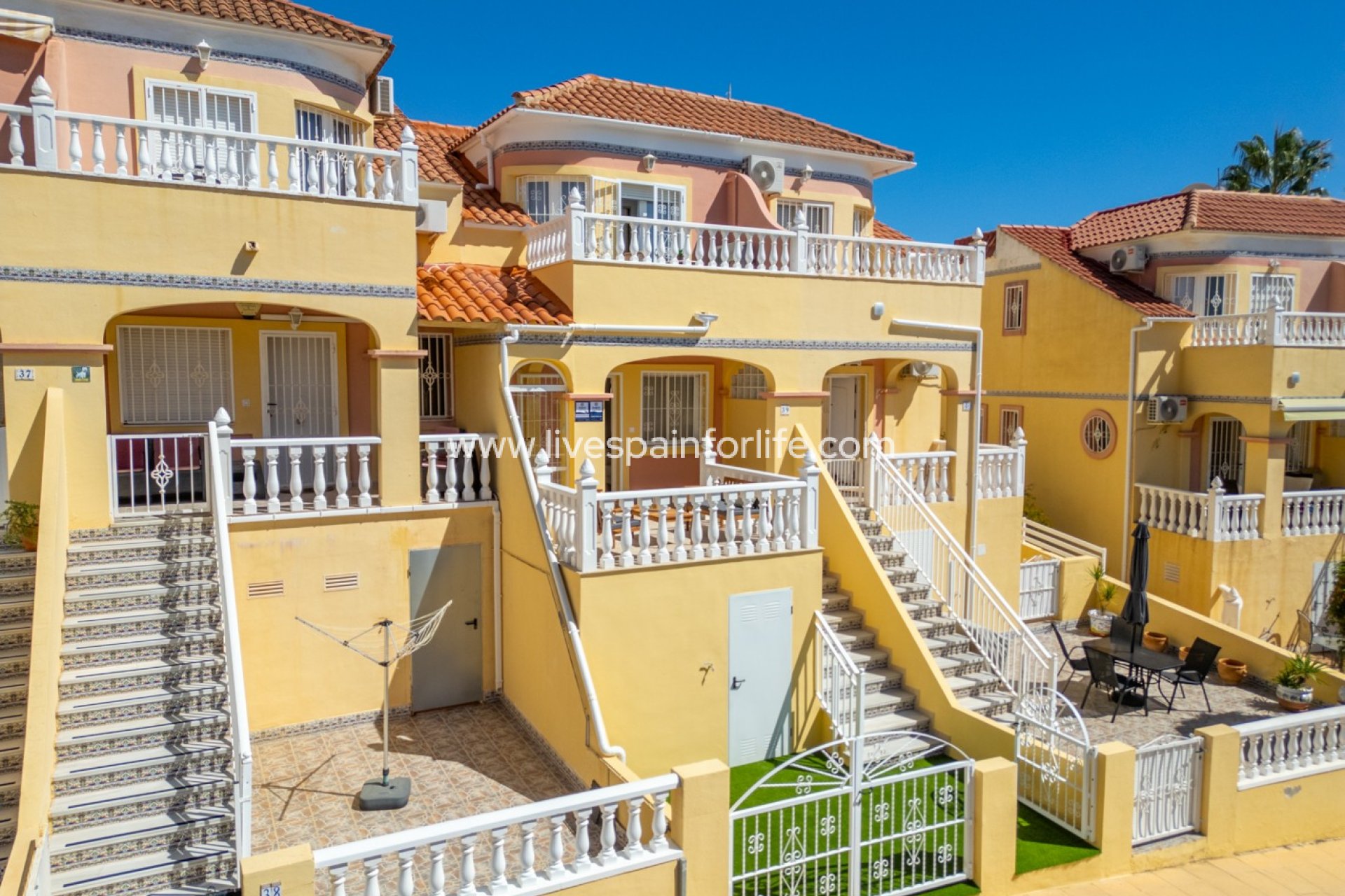 Herverkoop - Rijwoning -
Orihuela Costa - Las Filipinas