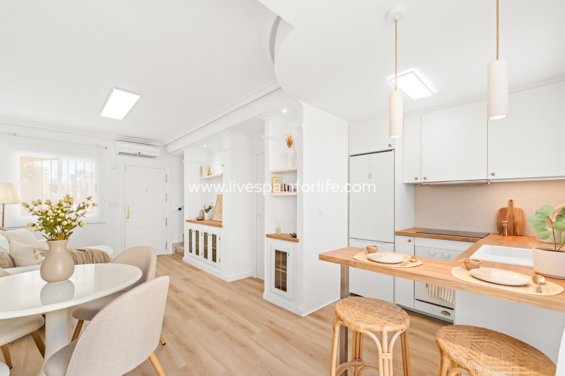 Herverkoop - Rijwoning -
Orihuela Costa - Las Filipinas