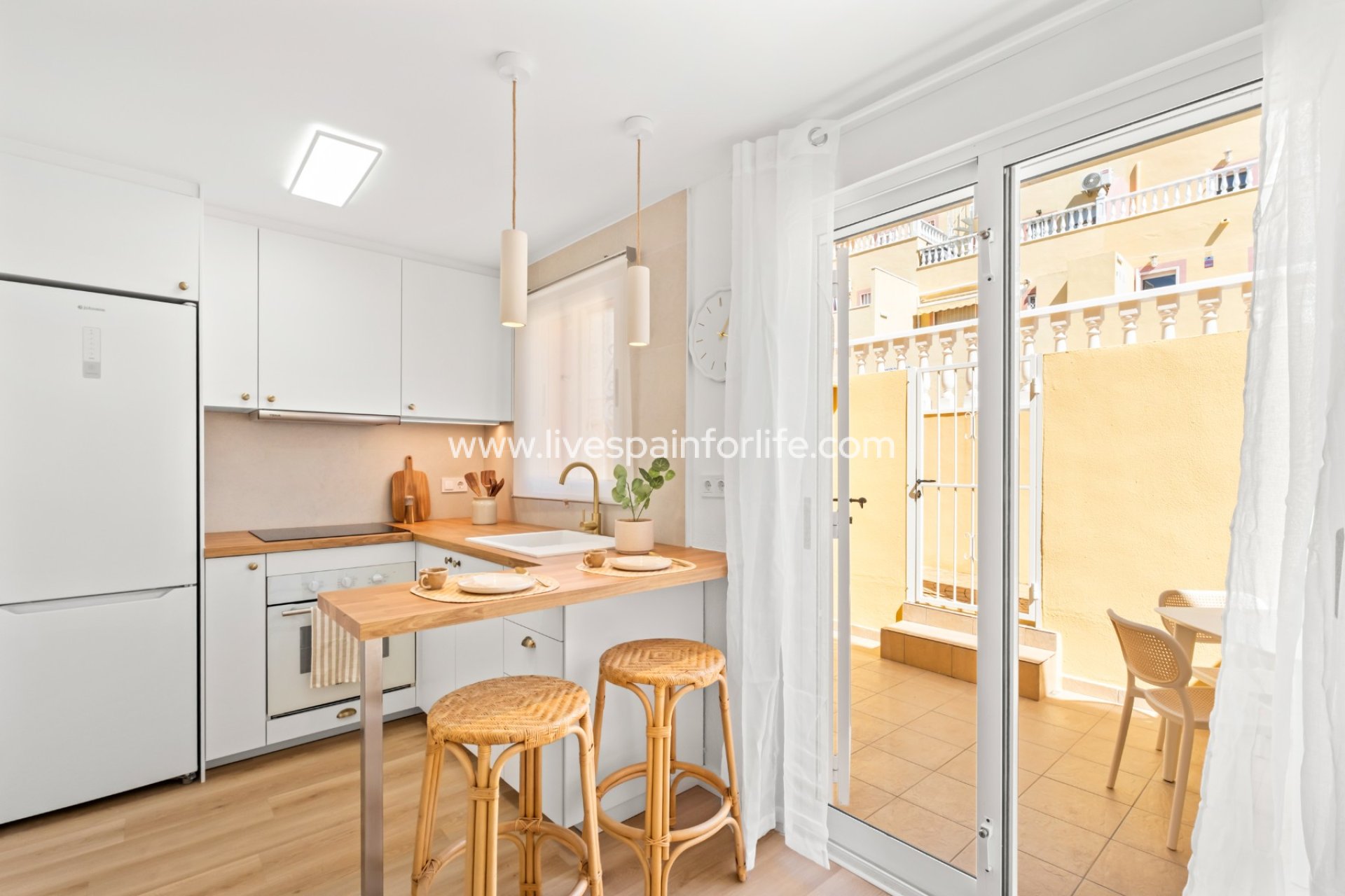 Herverkoop - Rijwoning -
Orihuela Costa - Las Filipinas