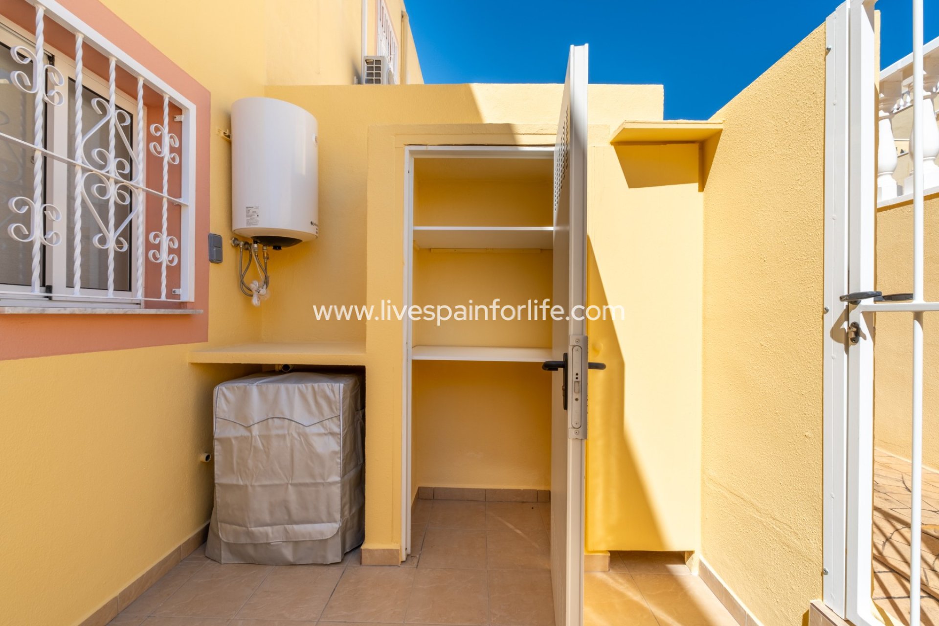 Herverkoop - Rijwoning -
Orihuela Costa - Las Filipinas