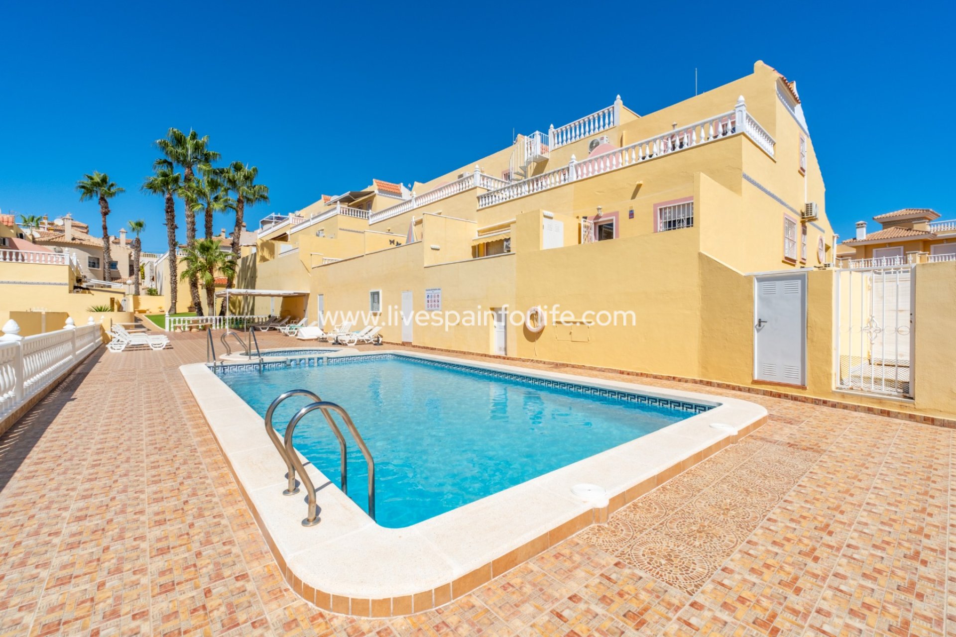 Herverkoop - Rijwoning -
Orihuela Costa - Las Filipinas