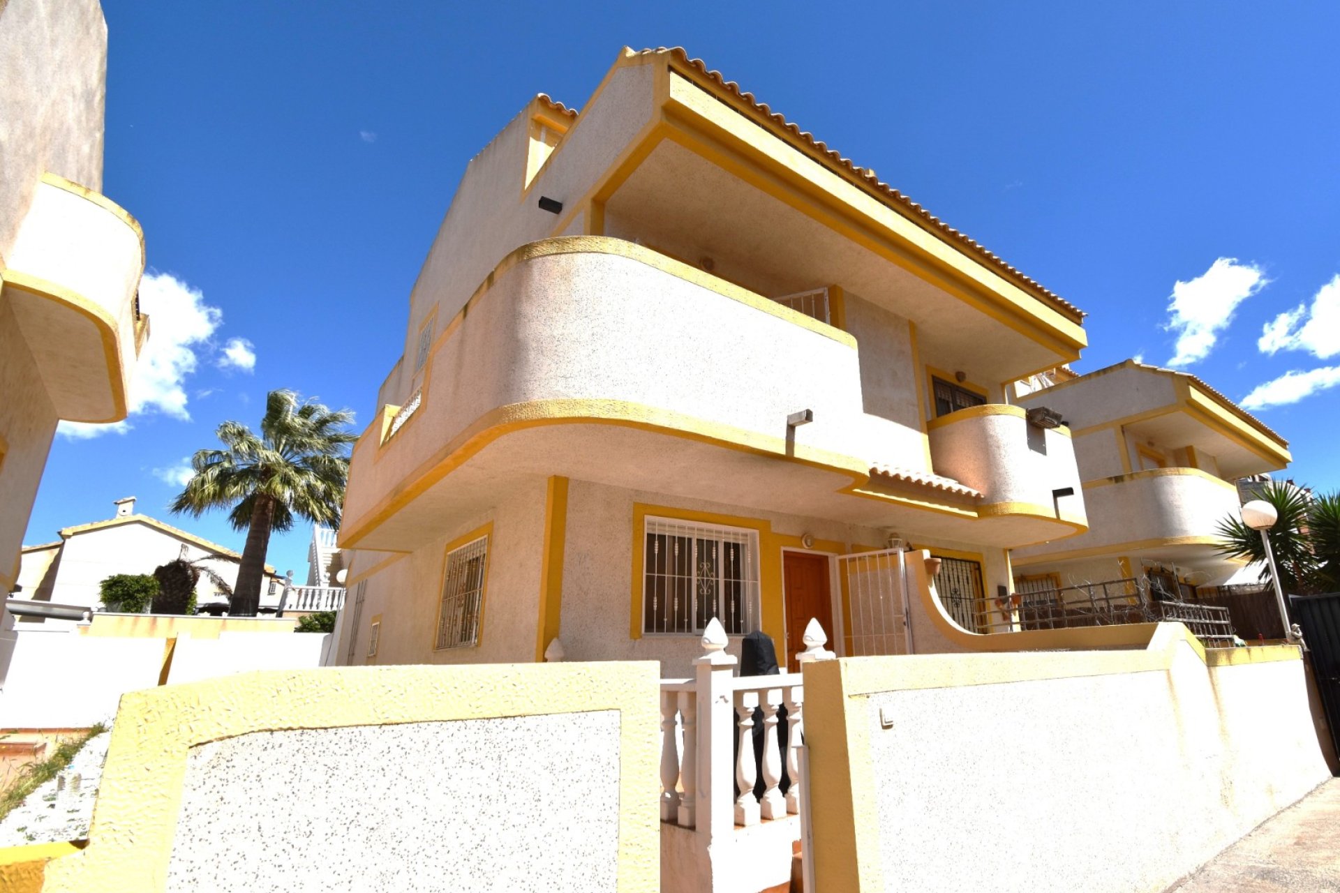 Herverkoop - Rijwoning -
Orihuela Costa - Los Altos