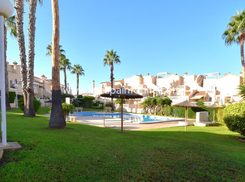 Herverkoop - Rijwoning -
Orihuela Costa - Los Altos