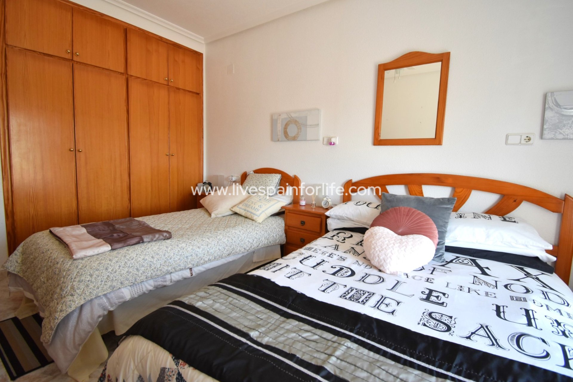 Herverkoop - Rijwoning -
Orihuela Costa - Playa Flamenca