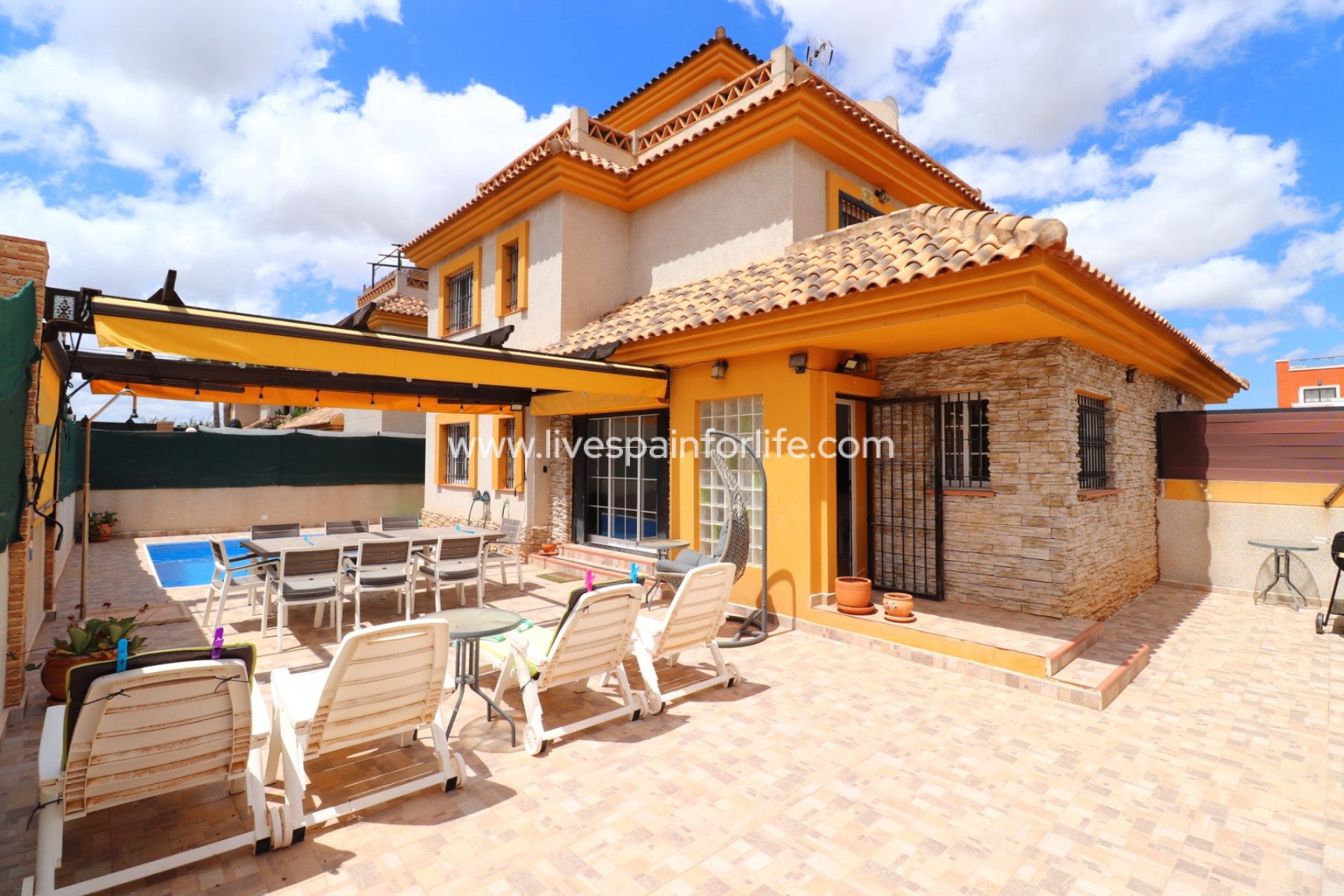 Herverkoop - Semi-detached house / Quad -
Los Montesinos - La Herrada