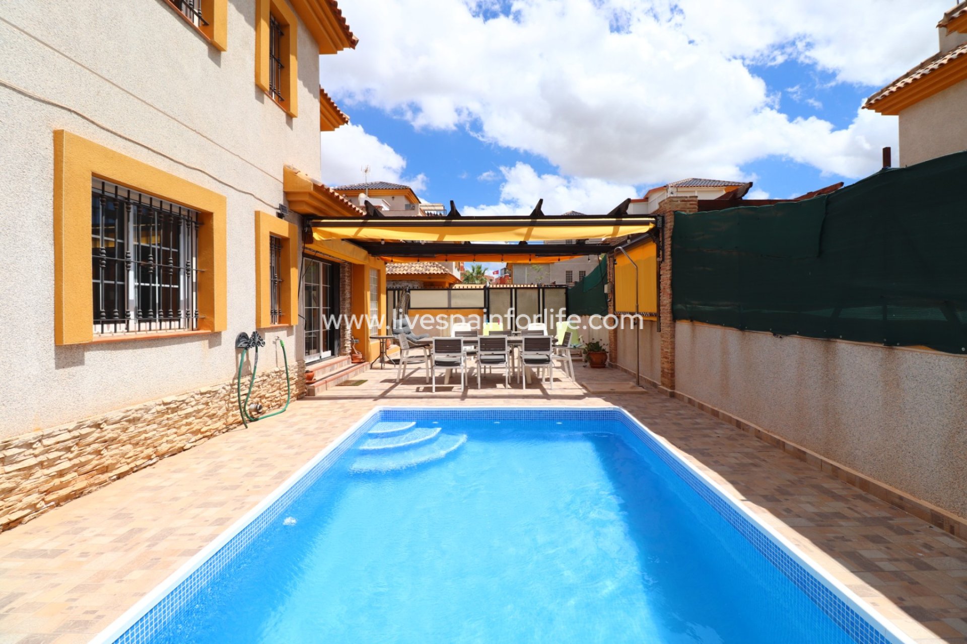 Herverkoop - Semi-detached house / Quad -
Los Montesinos - La Herrada
