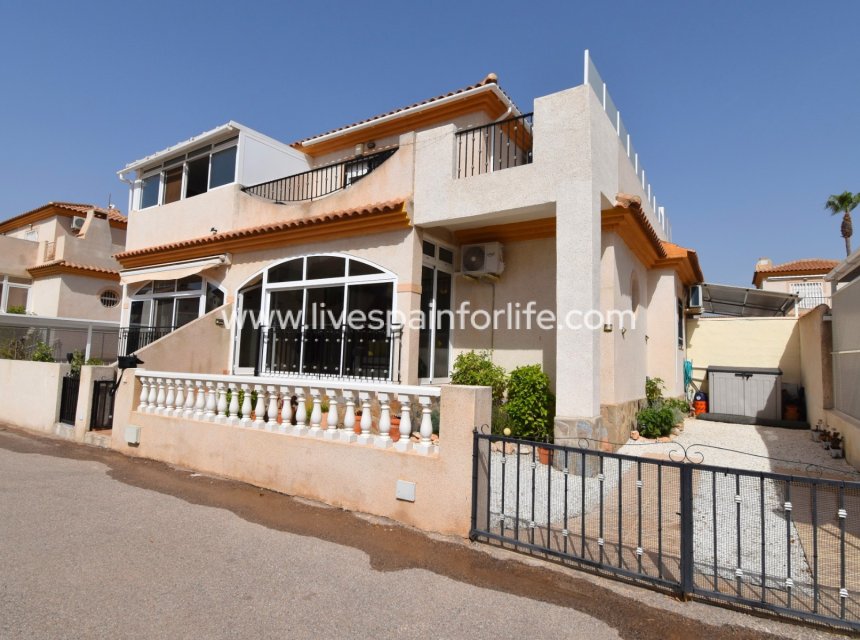 Herverkoop - Semi-detached house / Quad -
Orihuela Costa - Playa Flamenca