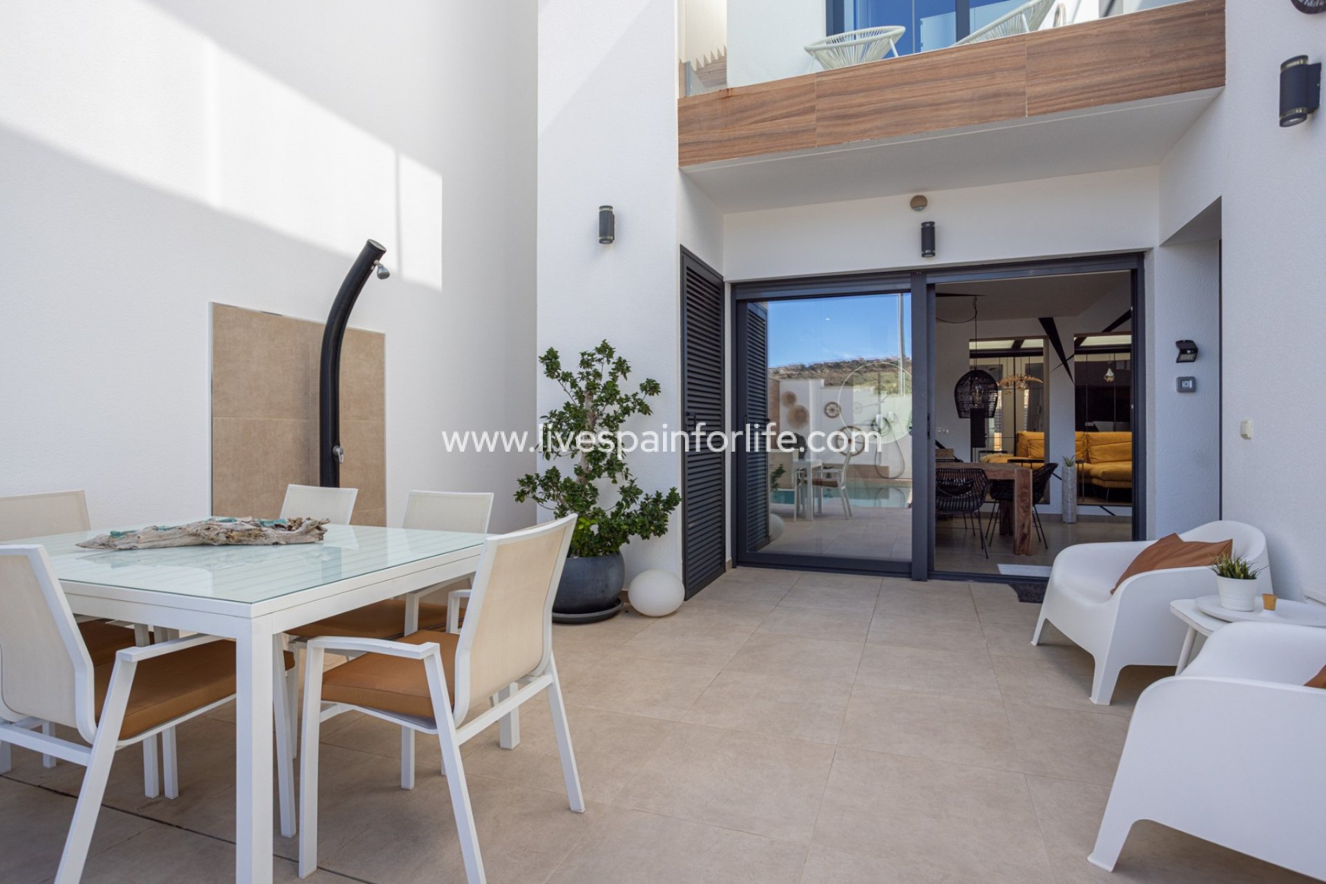 Herverkoop - Villa (alleenstaand) -
Alicante