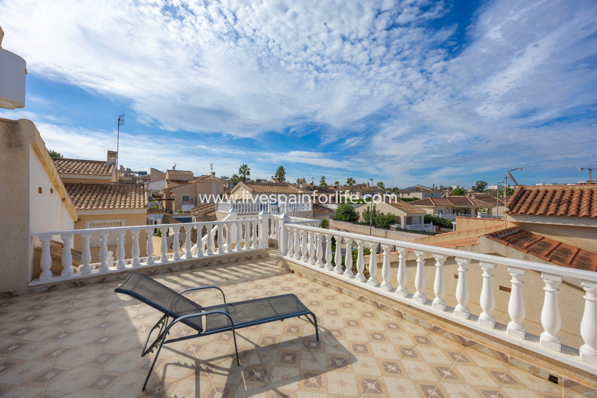Herverkoop - Villa (alleenstaand) -
Benijofar - Benimar