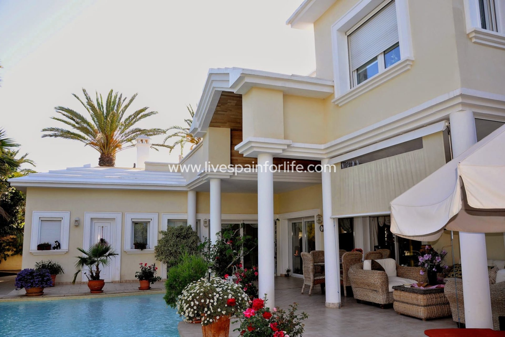 Herverkoop - Villa (alleenstaand) -
Cabo Roig
